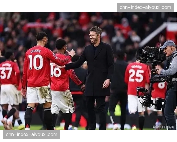 曼联逆转水晶宫升至第三 卡里克上任后狂揽19分 曼联逆转水晶宫升至第三 卡里克上任后狂揽19分